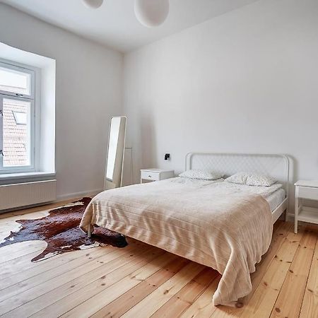Spacious 2-Bedroom Flat In Old Town By Urban Rent VNO Exterior photo