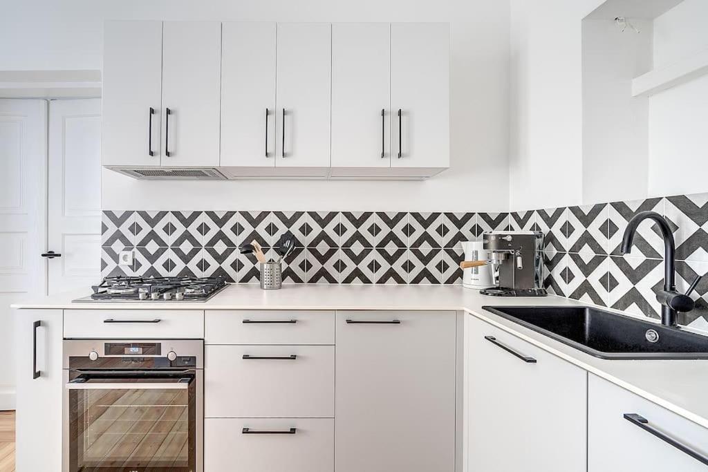 Spacious 2-Bedroom Flat In Old Town By Urban Rent VNO Exterior photo
