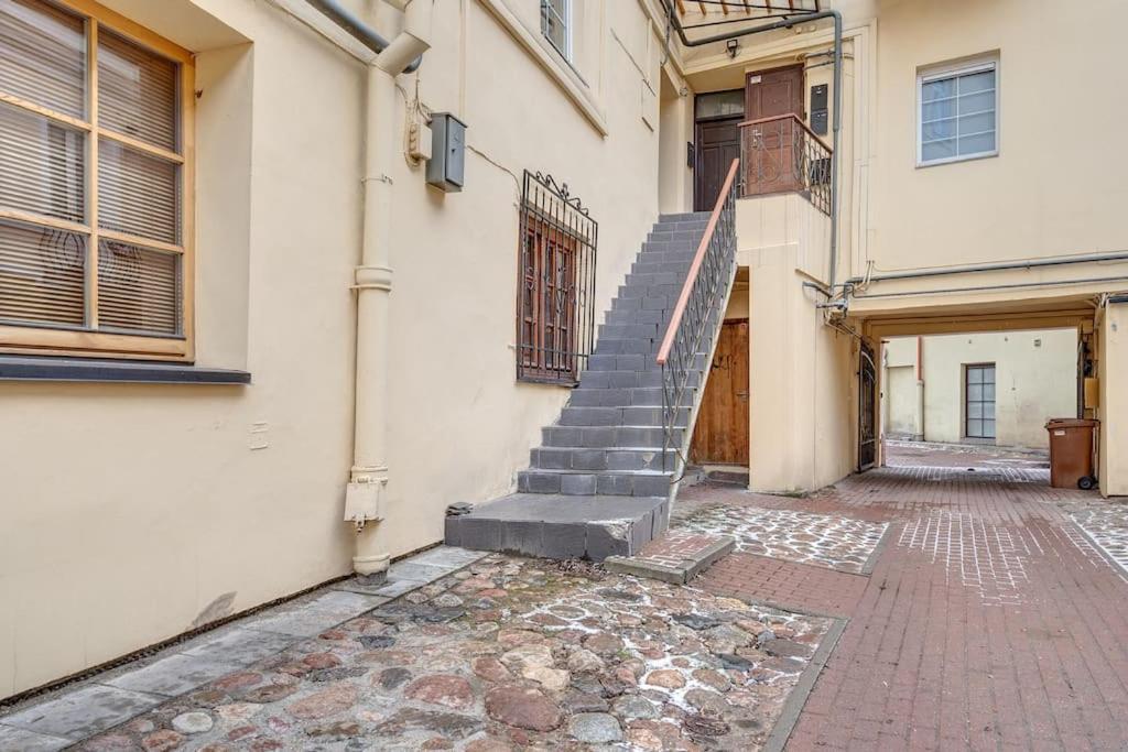 Spacious 2-Bedroom Flat In Old Town By Urban Rent VNO Exterior photo
