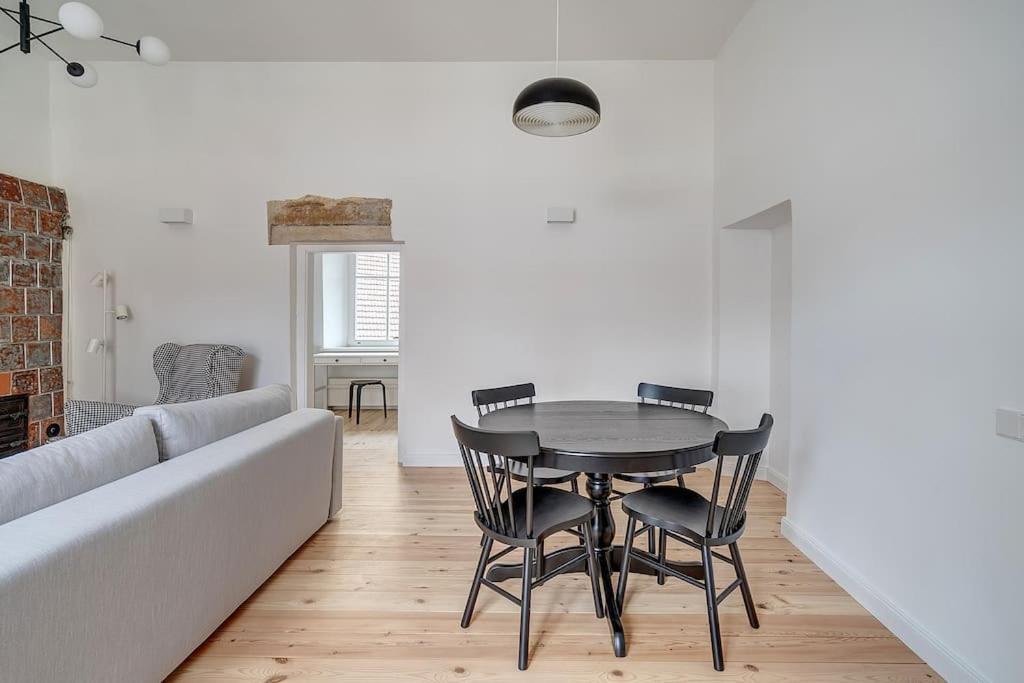 Spacious 2-Bedroom Flat In Old Town By Urban Rent VNO Exterior photo