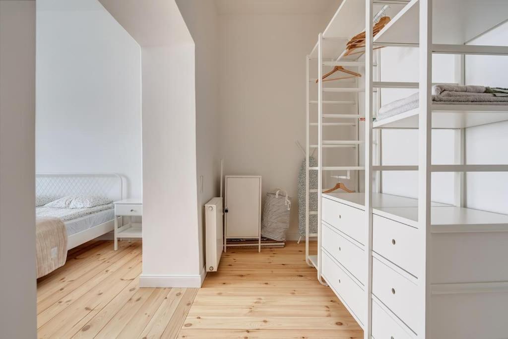 Spacious 2-Bedroom Flat In Old Town By Urban Rent VNO Exterior photo