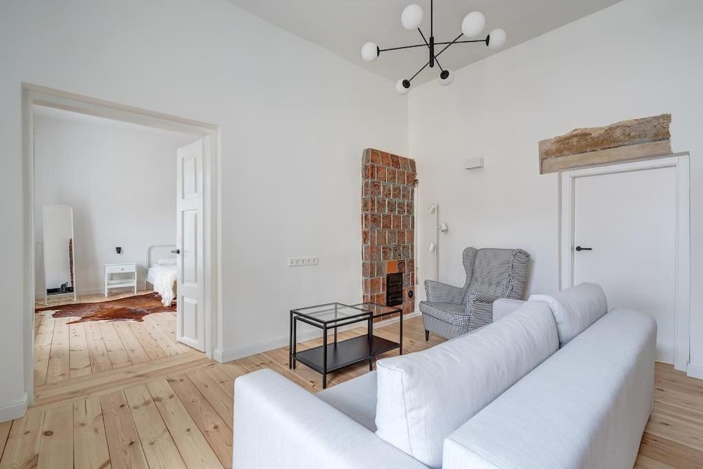 Spacious 2-Bedroom Flat In Old Town By Urban Rent VNO Exterior photo