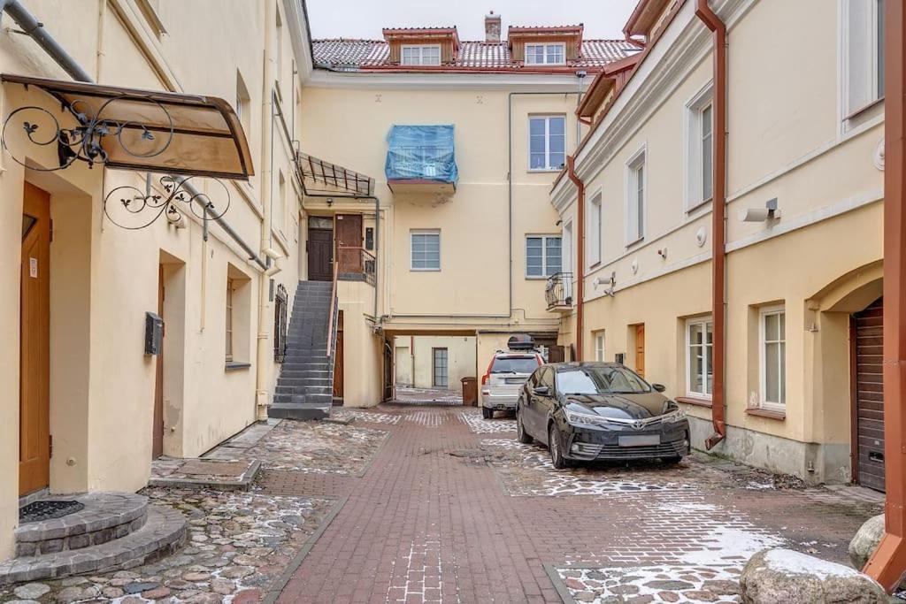 Spacious 2-Bedroom Flat In Old Town By Urban Rent VNO Exterior photo