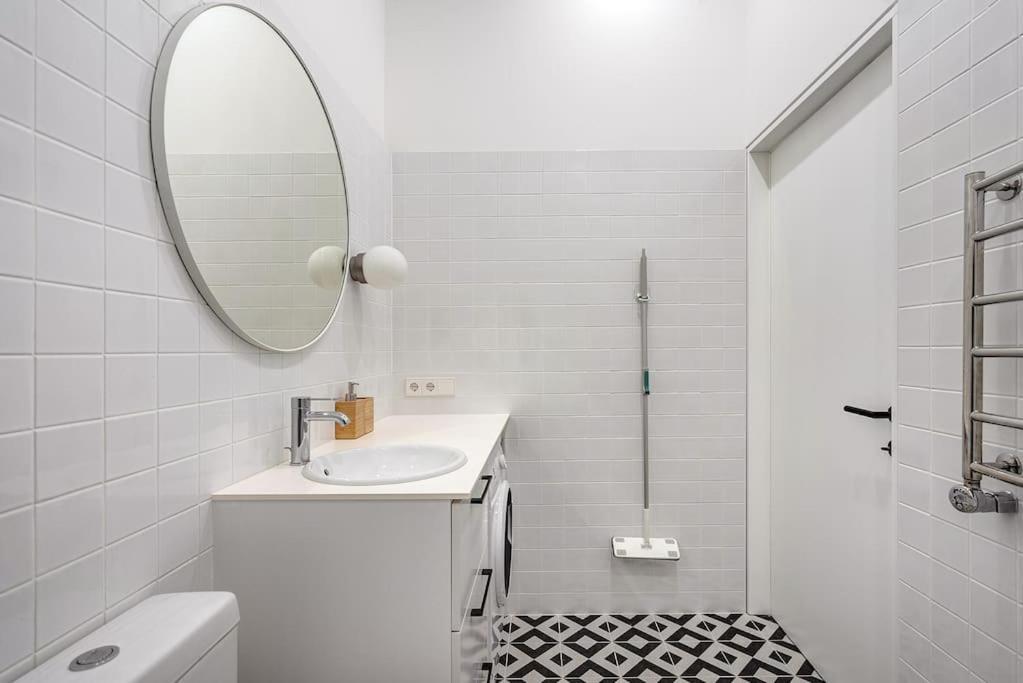 Spacious 2-Bedroom Flat In Old Town By Urban Rent VNO Exterior photo